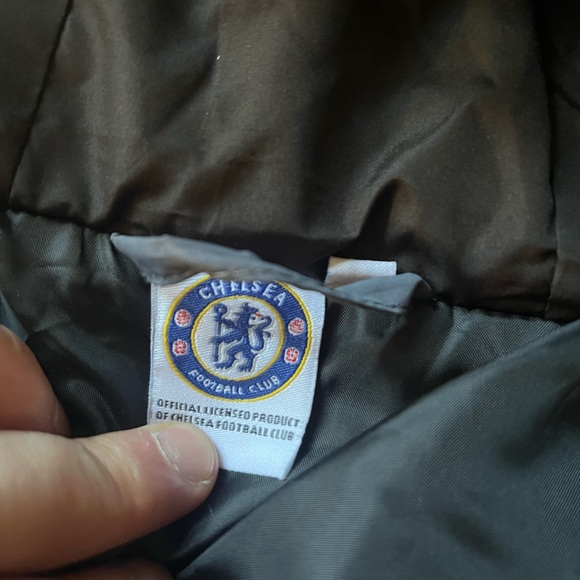 Chelsea FC Puff Jacket - Picture 2 of 4